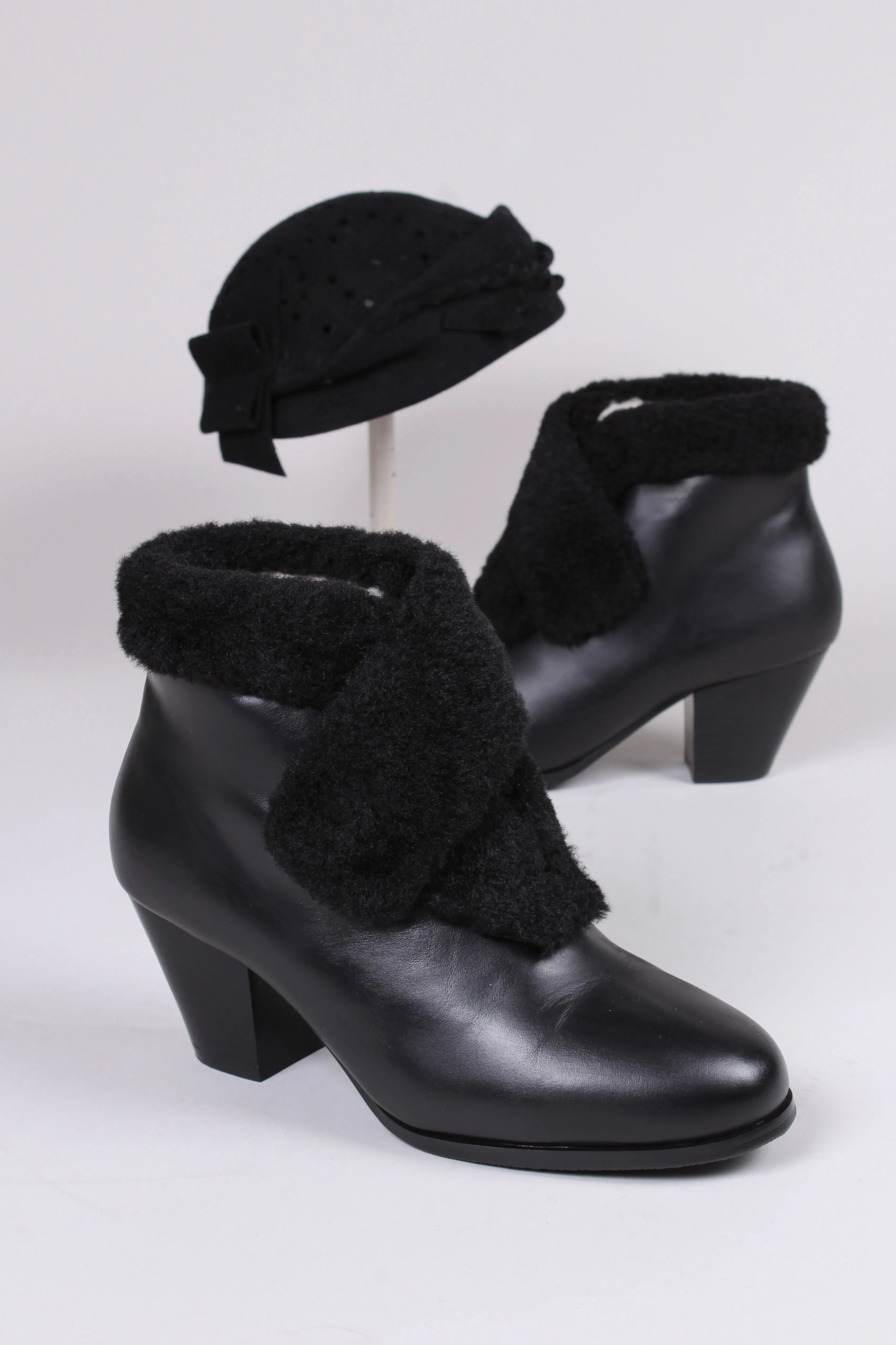 50s style pump booties with wool - Black - Maria