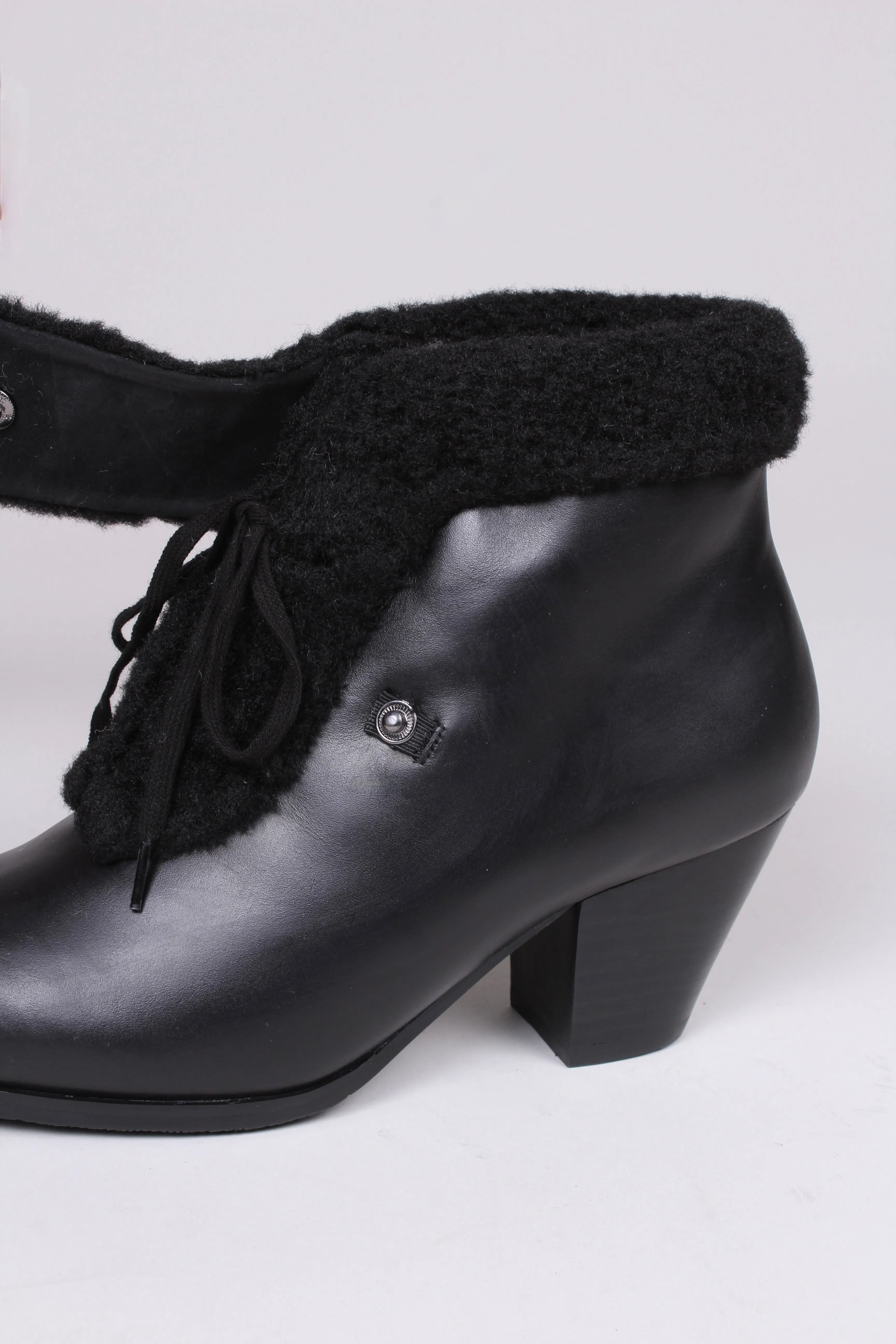 50s style pump booties with wool - Black - Maria
