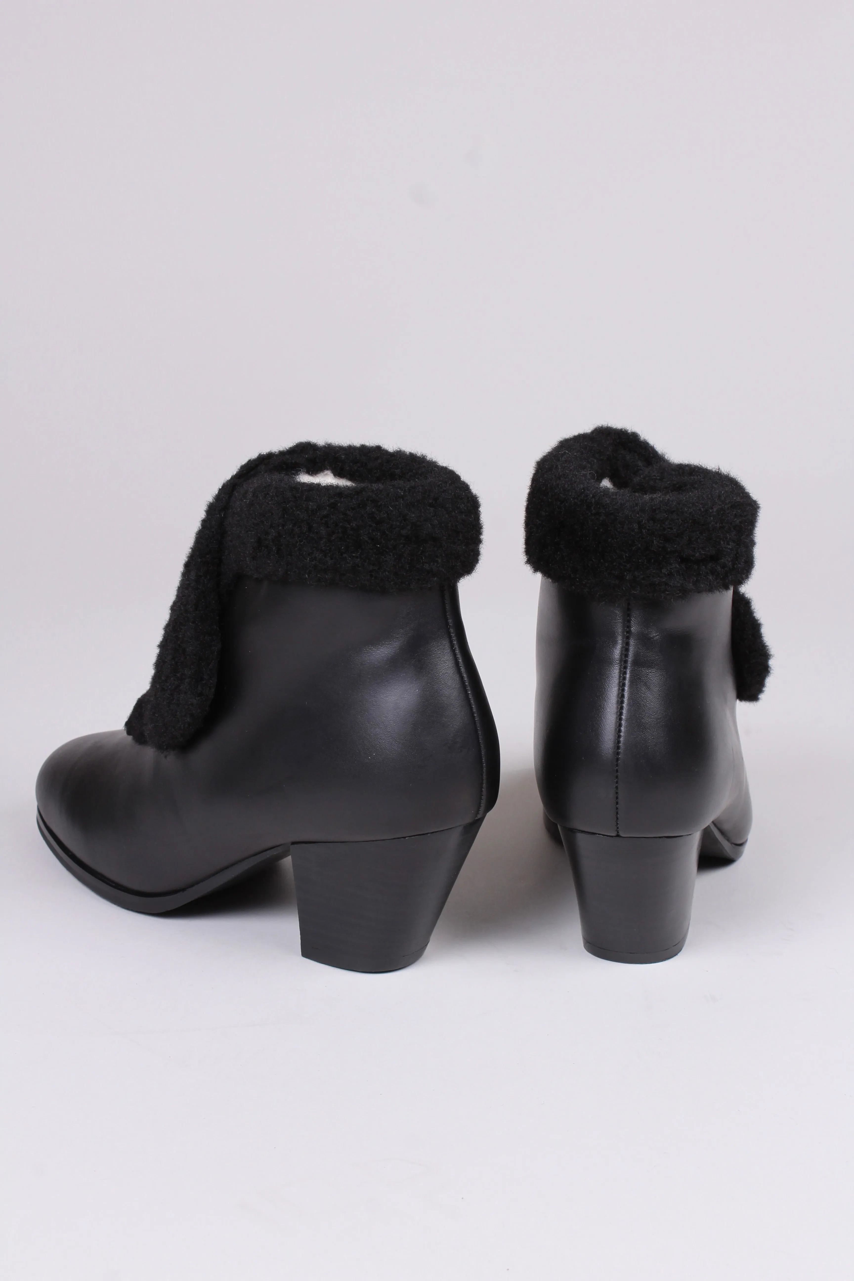 50s style pump booties with wool - Black - Maria