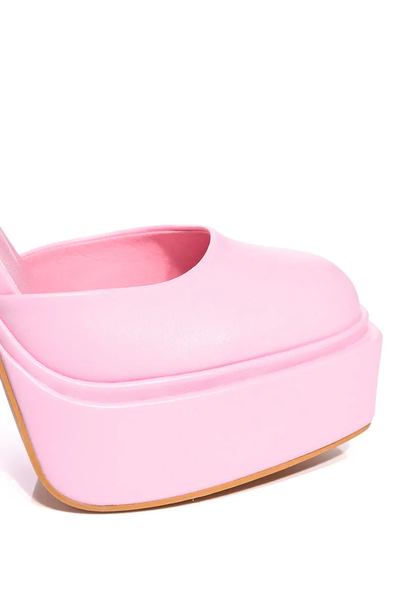 AZALEA WANG MONTGOMERY CHUNKY PUMP IN PINK