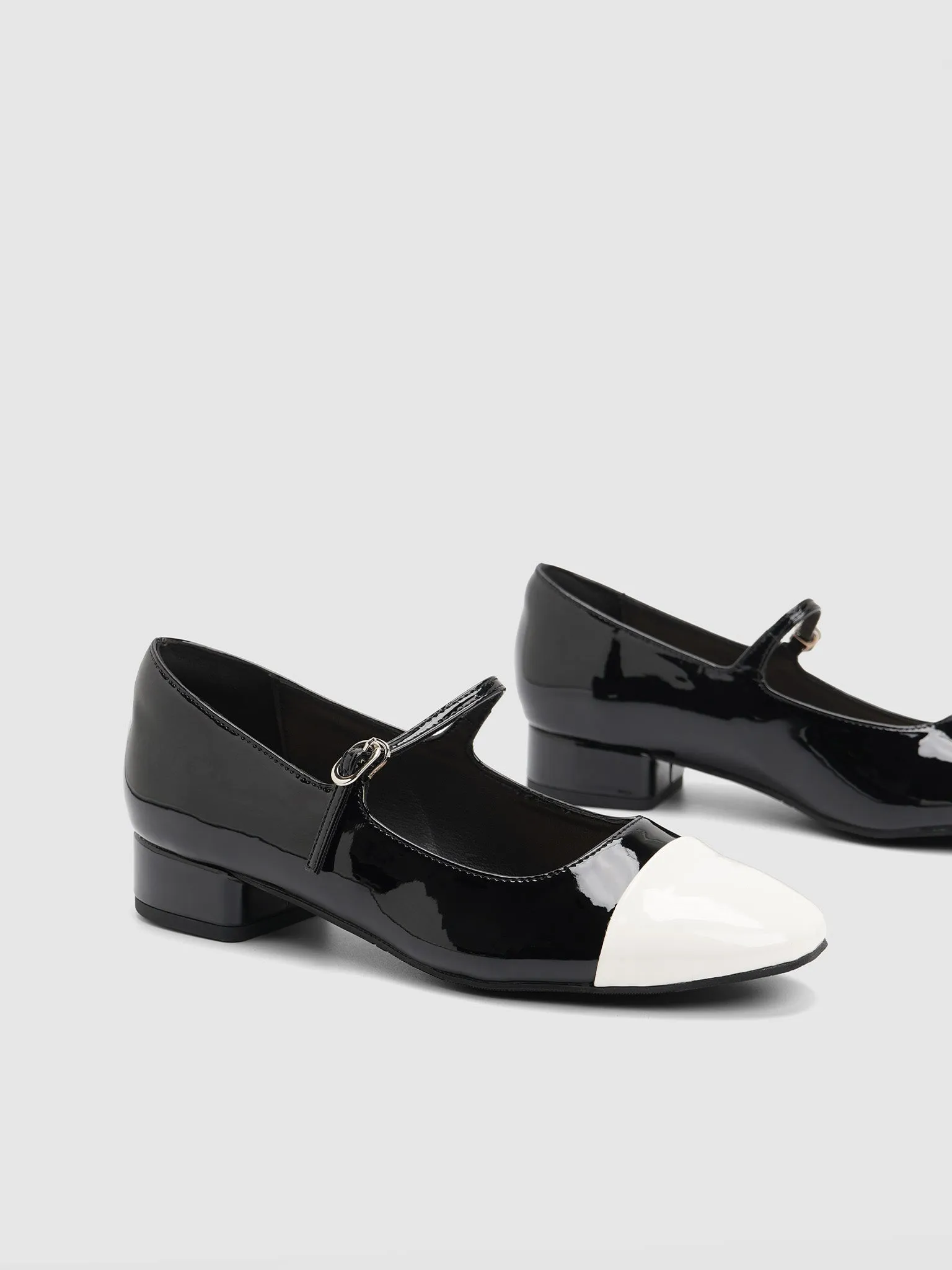Conrad Mary Jane Pumps