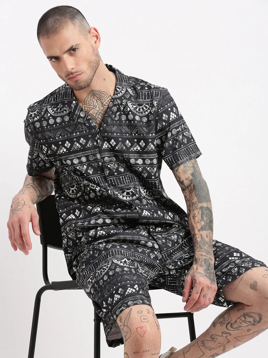 Men Geometric Print Cuban Collar Charcoal Co-Ords Set